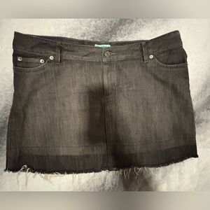 (B4) Steve & Barry’s Black Gray Washed Distressed Hem Casual Cool Mini Skirt 14